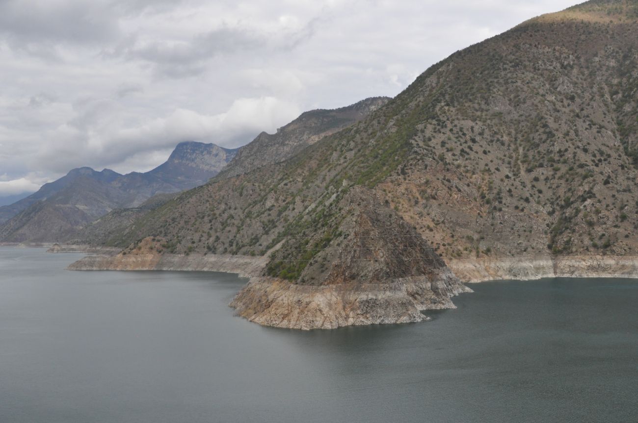 Чорохское водохранилище, изображение ландшафта.