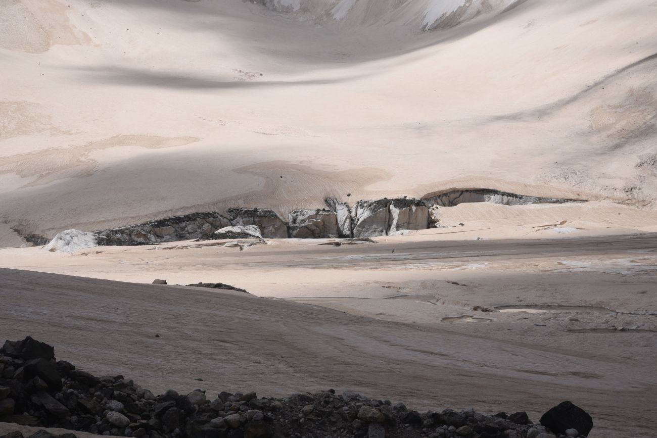 Ледниковое озеро, изображение ландшафта.