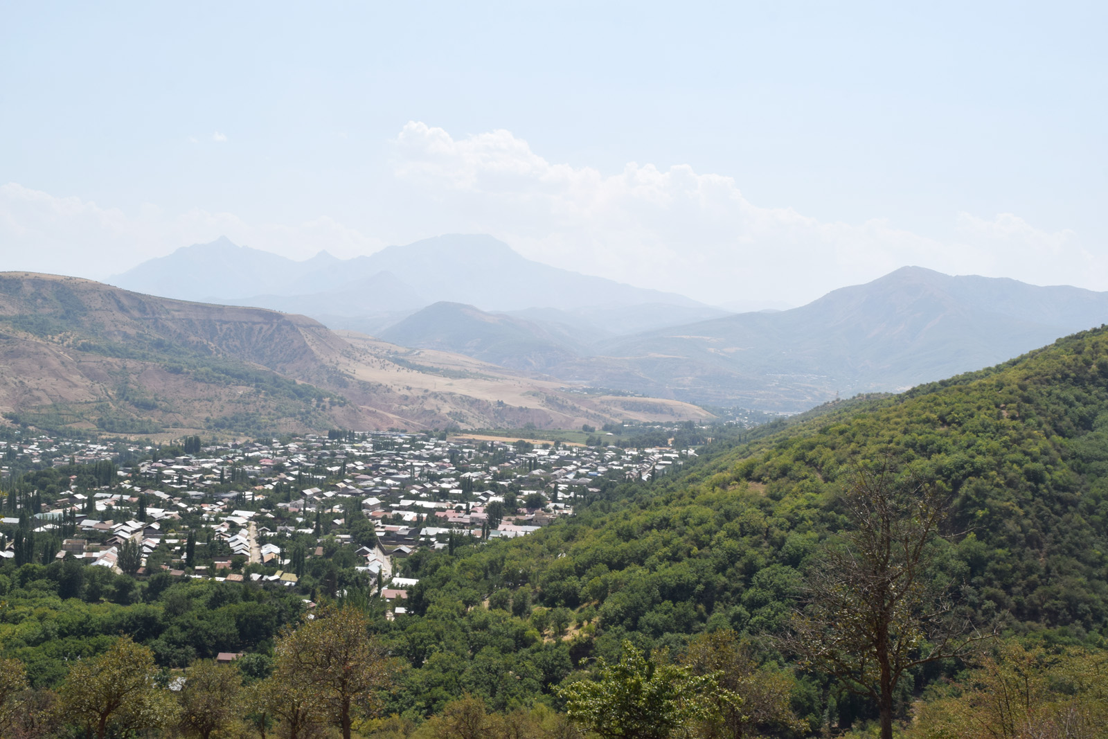 Окрестности кишлака Хумсан, image of landscape/habitat.