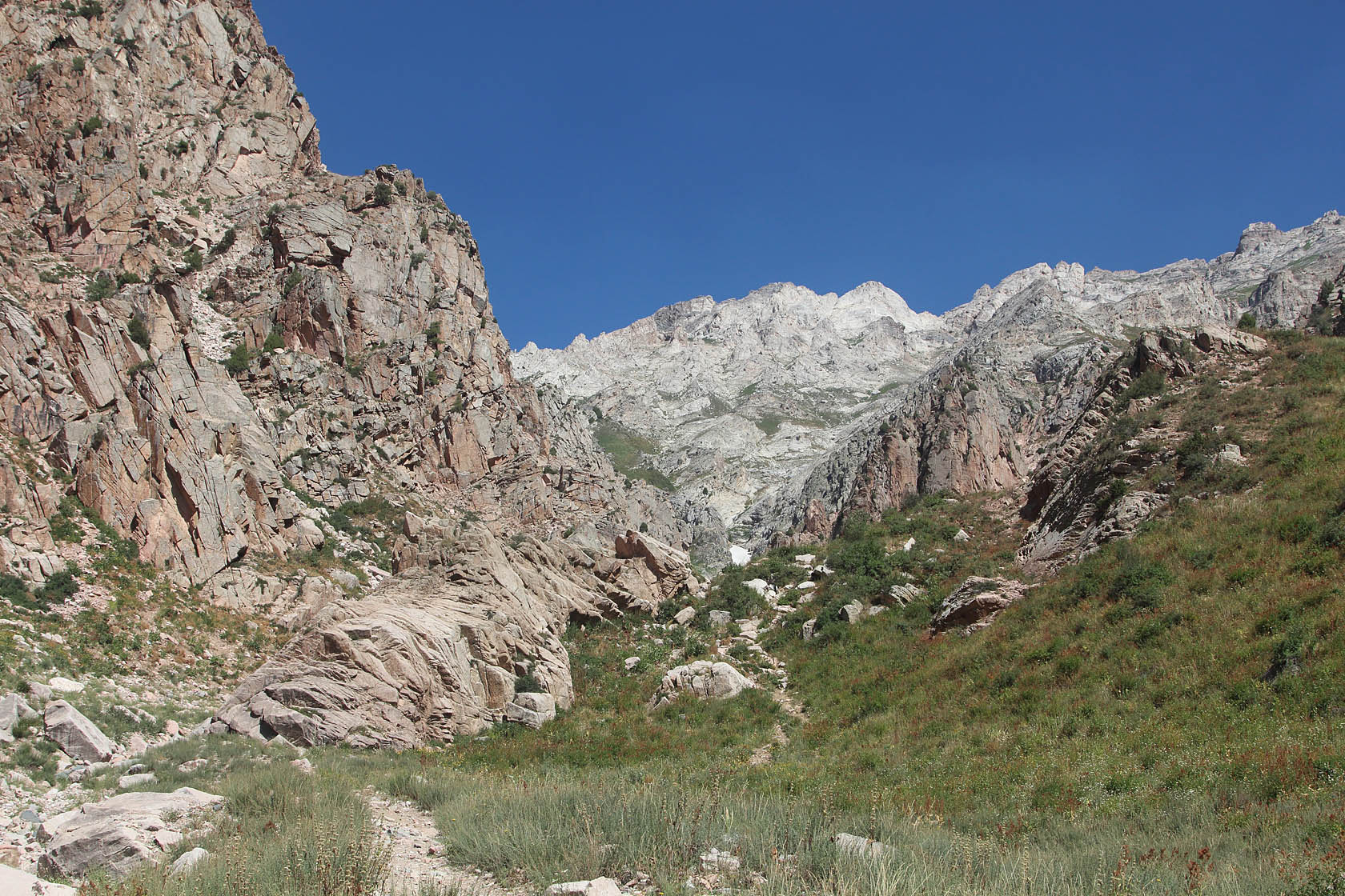 Ущелье Аксая, изображение ландшафта.
