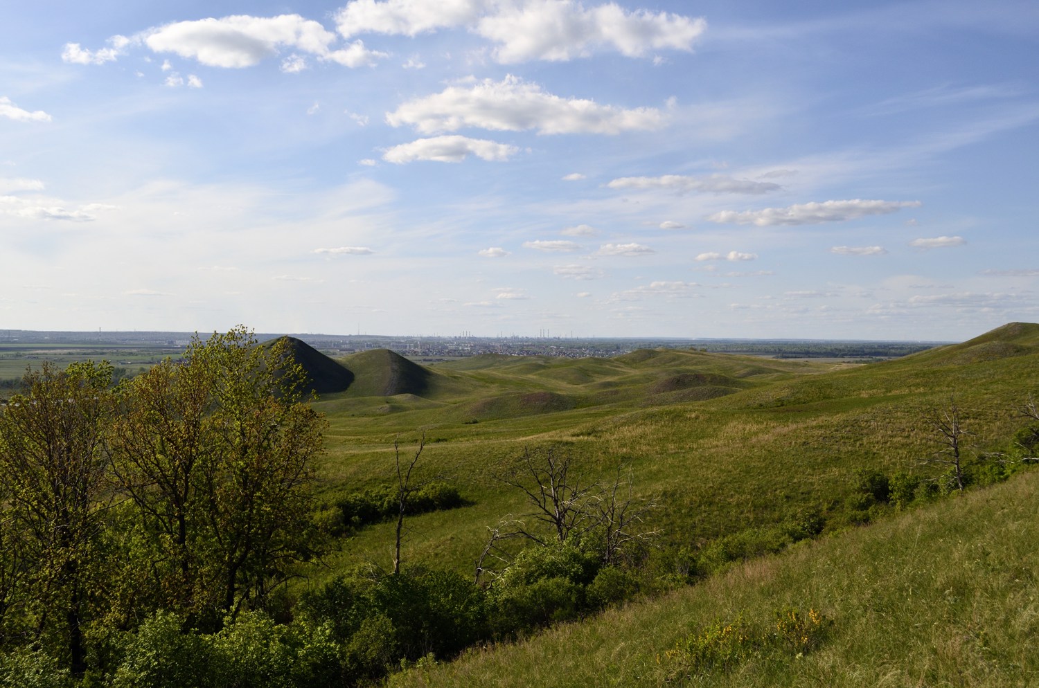Холмы у деревни Михайловка, изображение ландшафта.