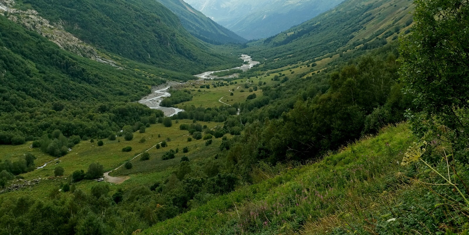 Домбай-Ульген, изображение ландшафта.