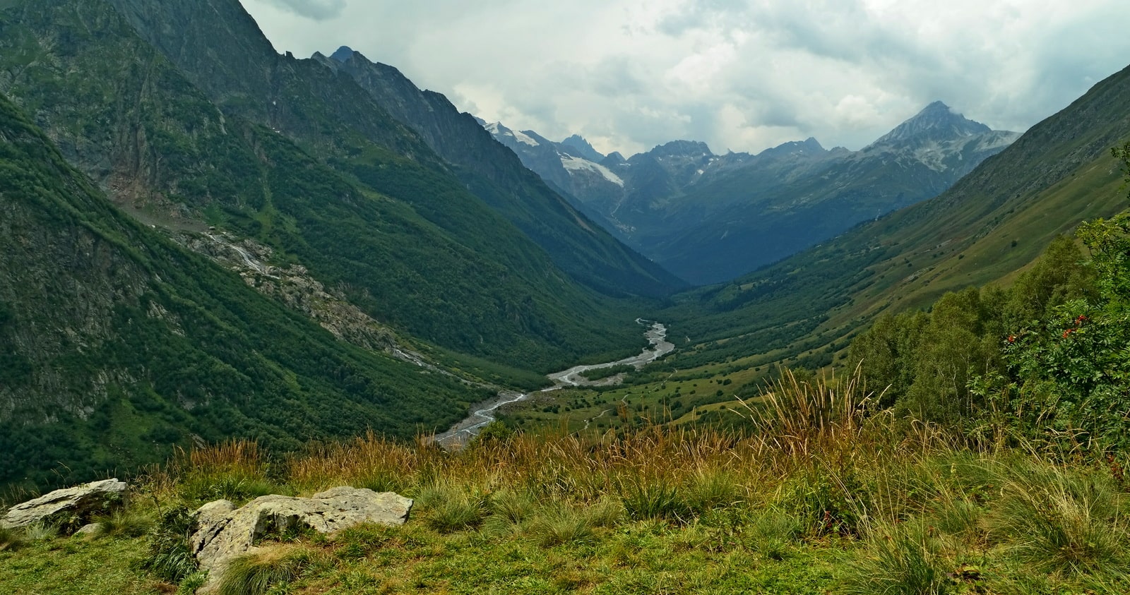 Домбай-Ульген, image of landscape/habitat.