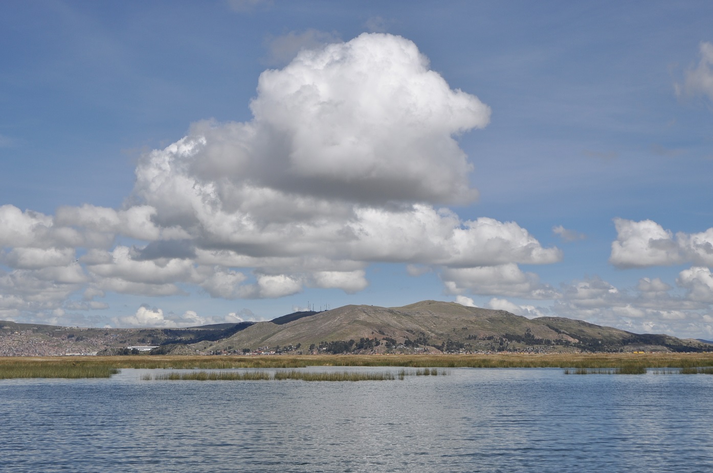 Озеро Титикака, изображение ландшафта.