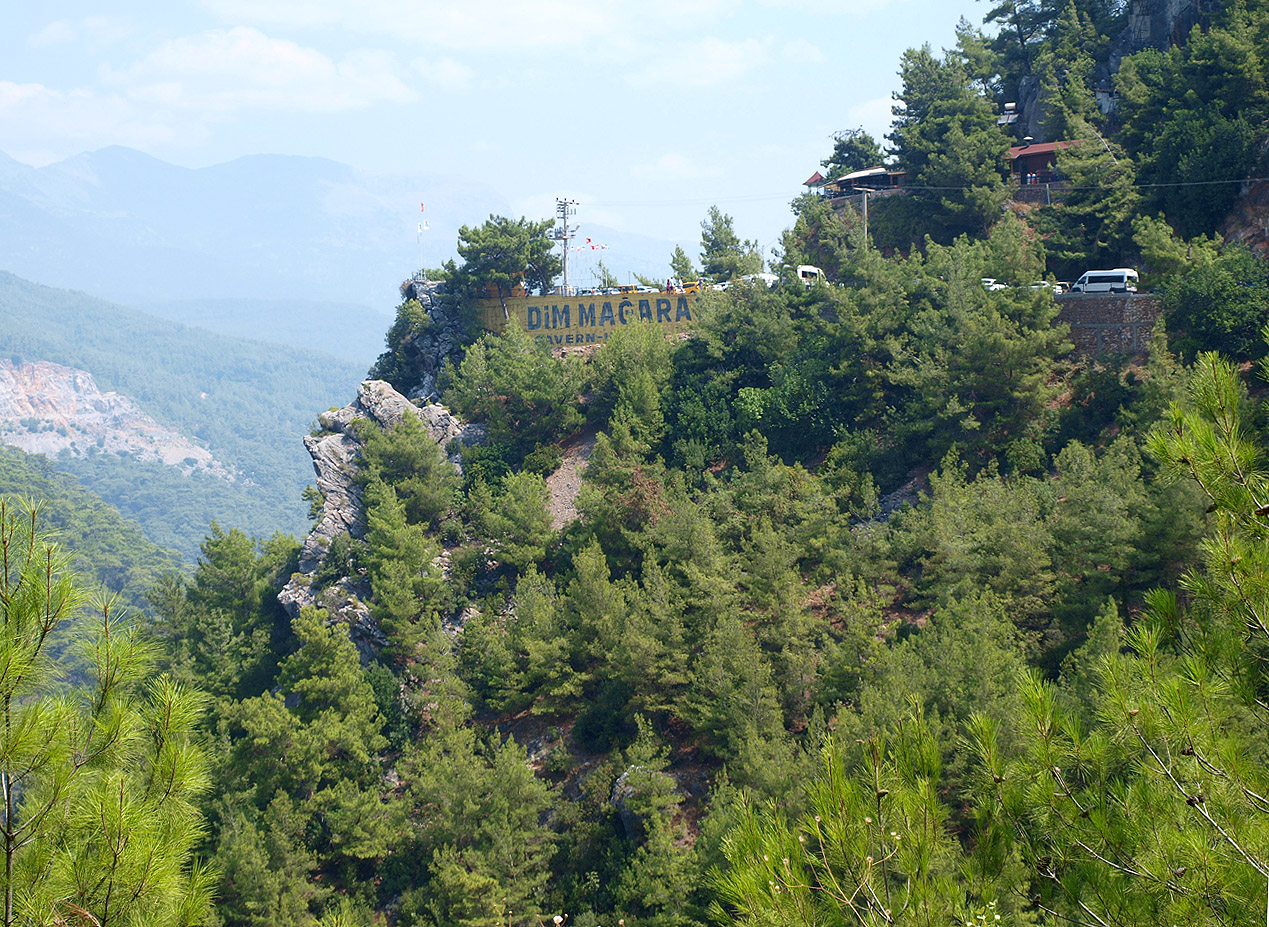 Окрестности пещеры Дим, image of landscape/habitat.