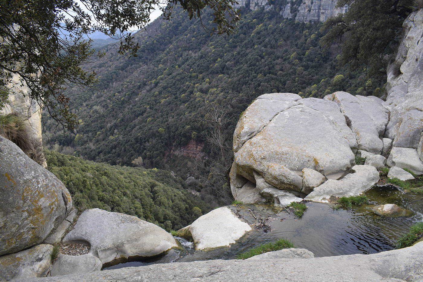 Водопад Сальт-де-Сальент, image of landscape/habitat.