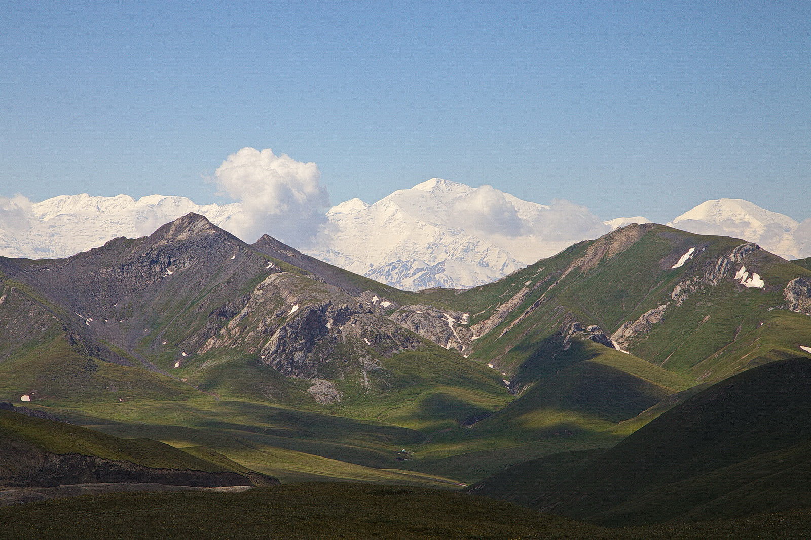 Окрестности перевала Талдык, изображение ландшафта.