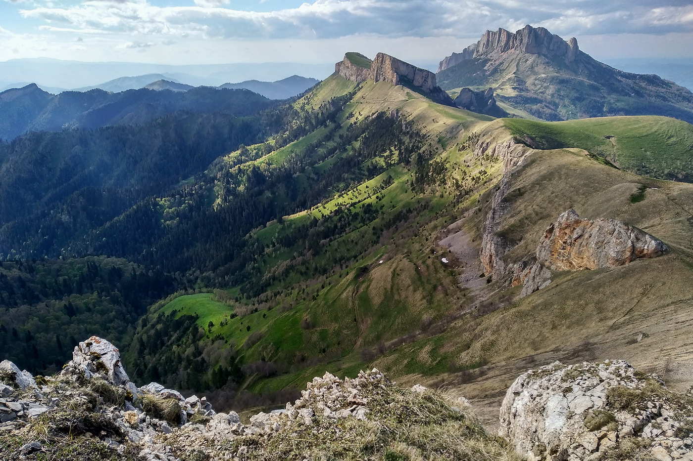 Гора Малый Тхач, image of landscape/habitat.