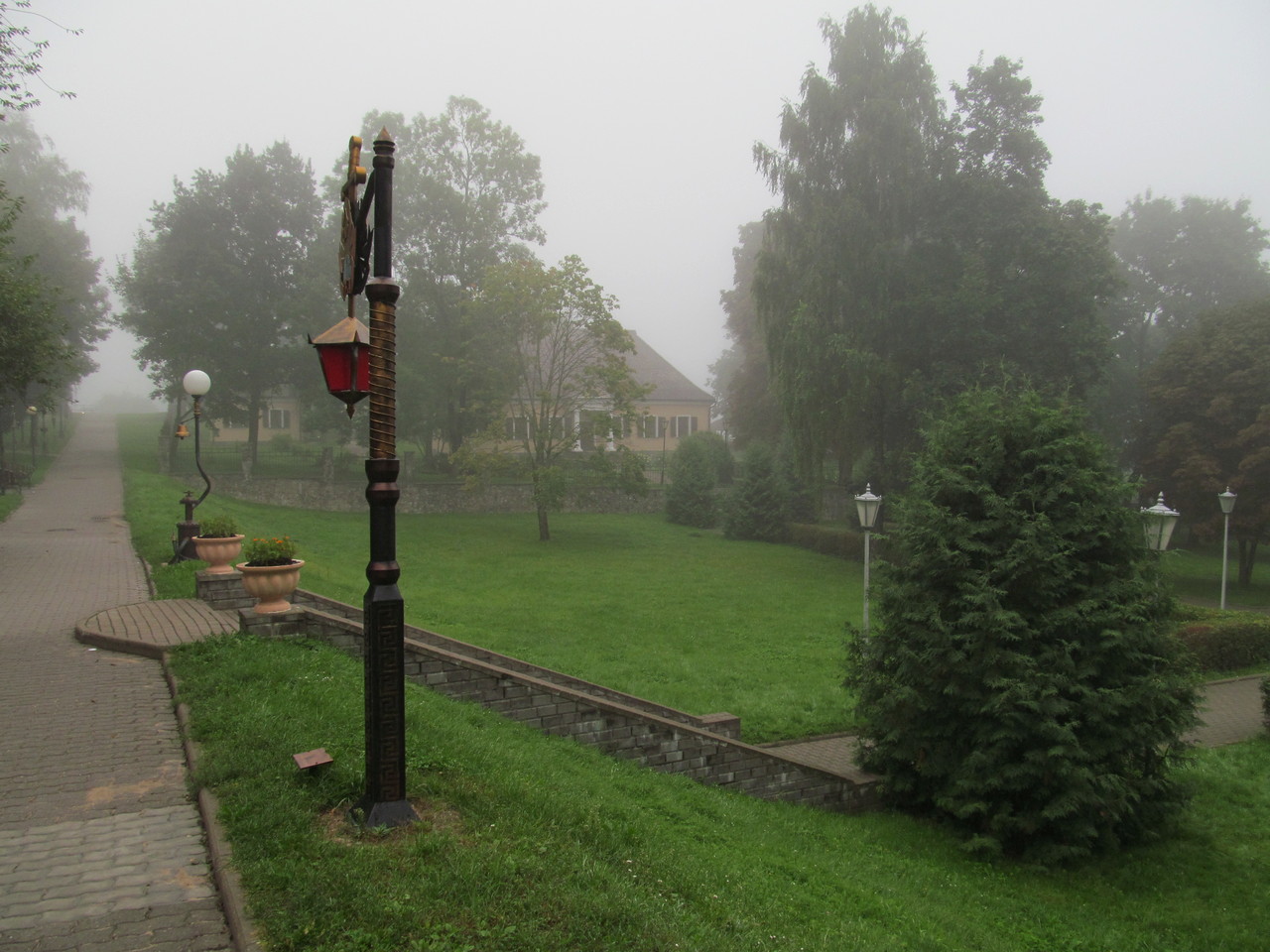 Городской сквер, image of landscape/habitat.