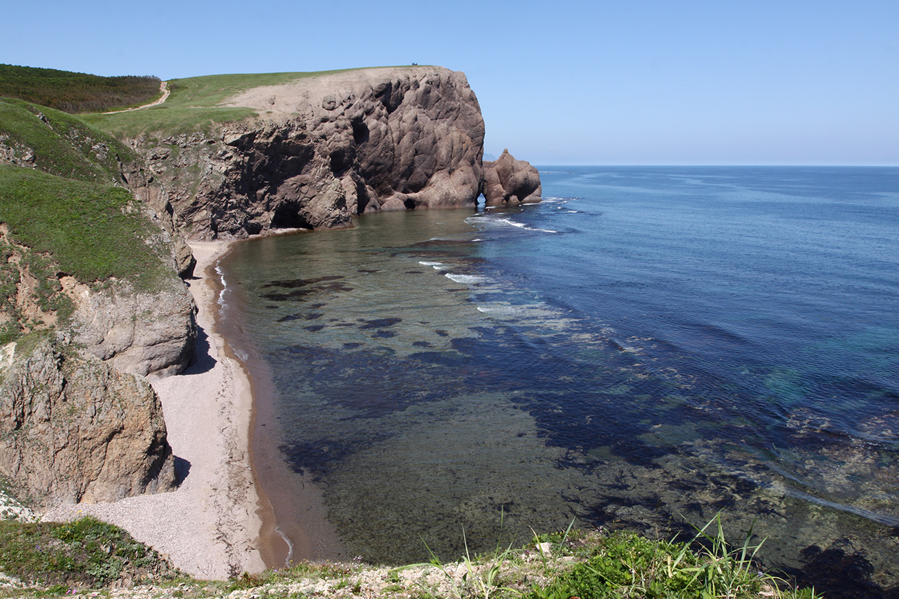 Окрестности бухты Зеркальной, image of landscape/habitat.