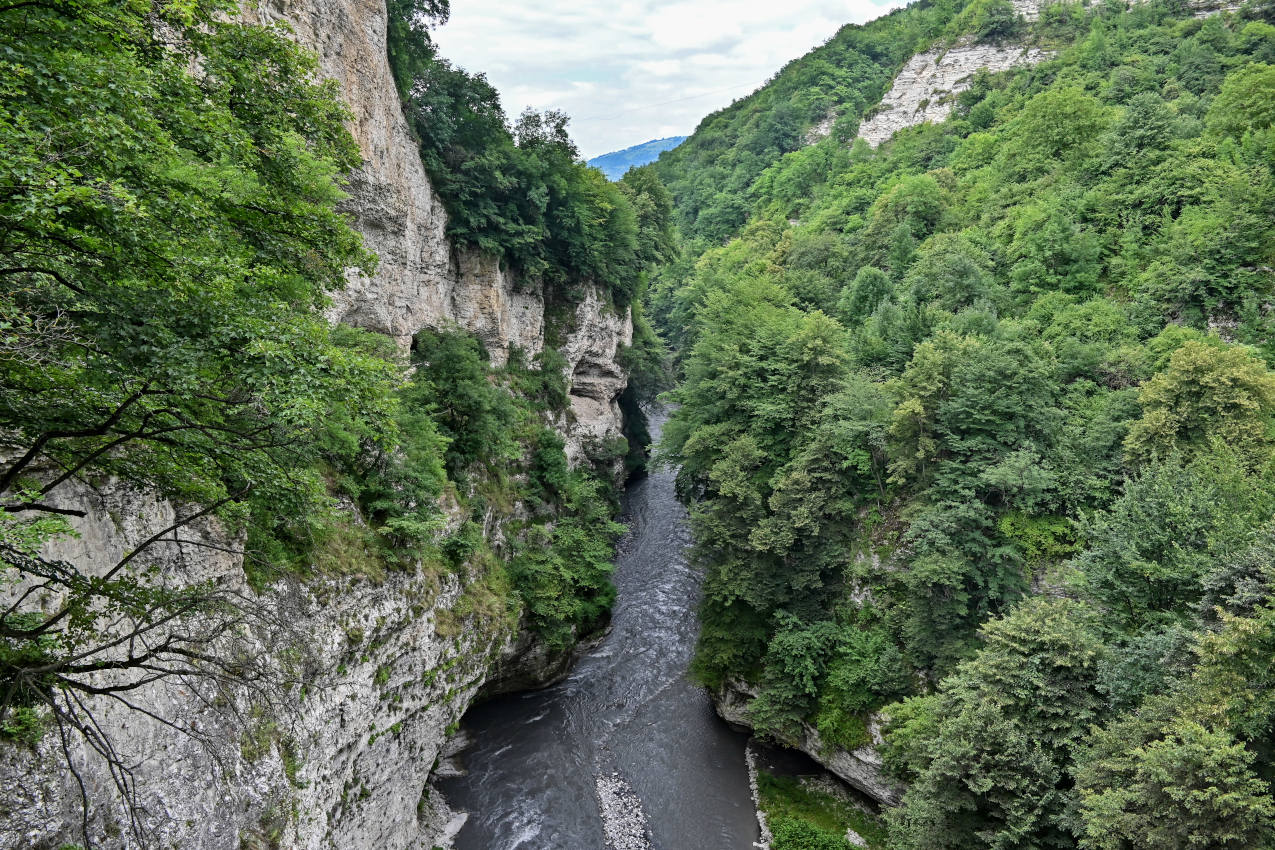Нихалойские водопады, image of landscape/habitat.