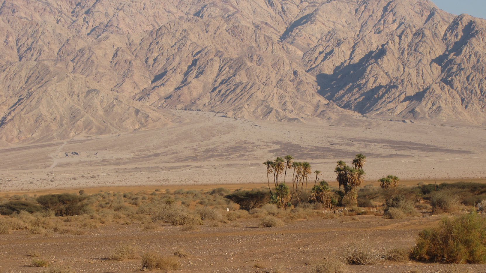 Солончак Эврона, изображение ландшафта.