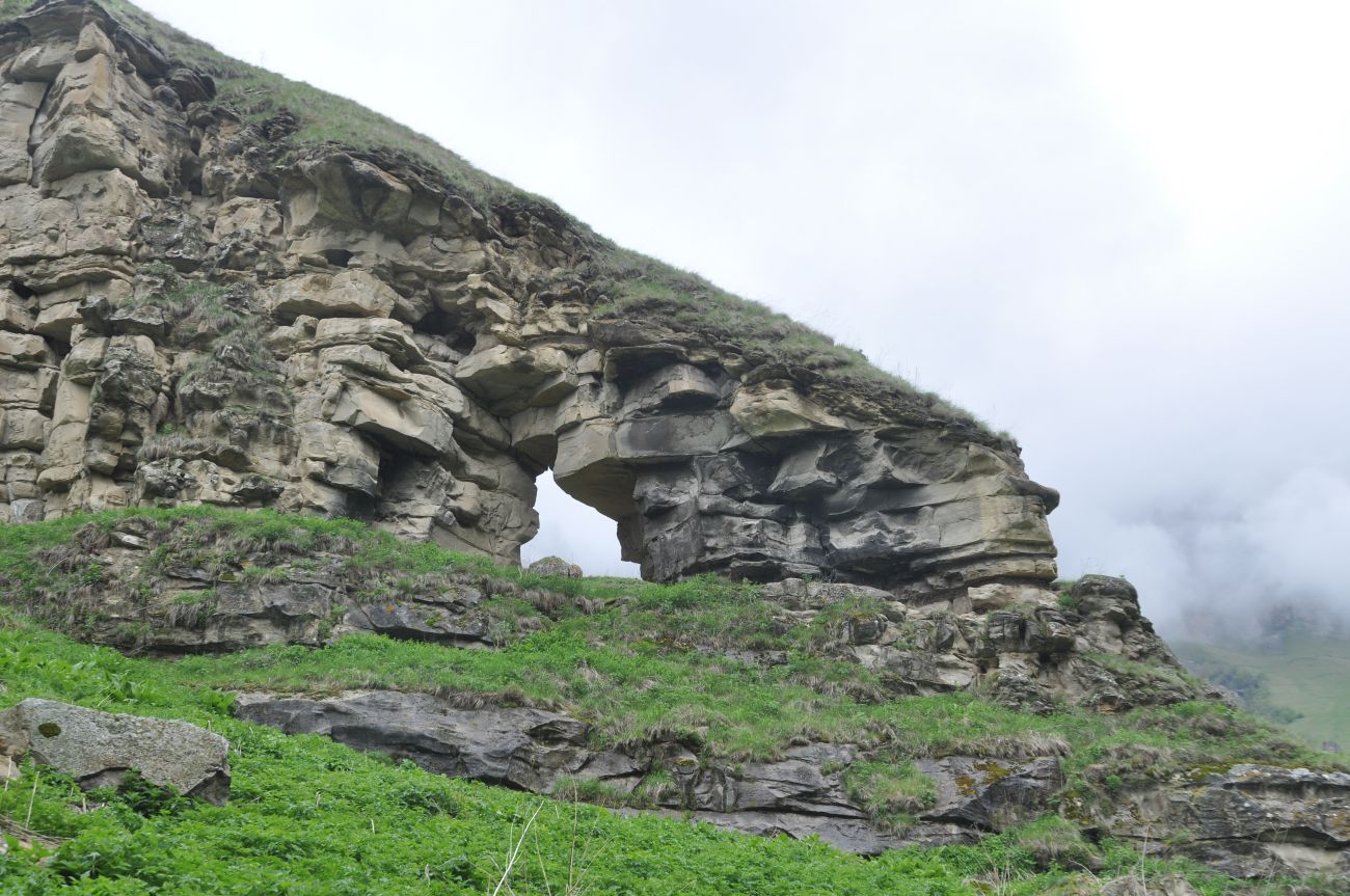 Окрестности скалы Арка, изображение ландшафта.