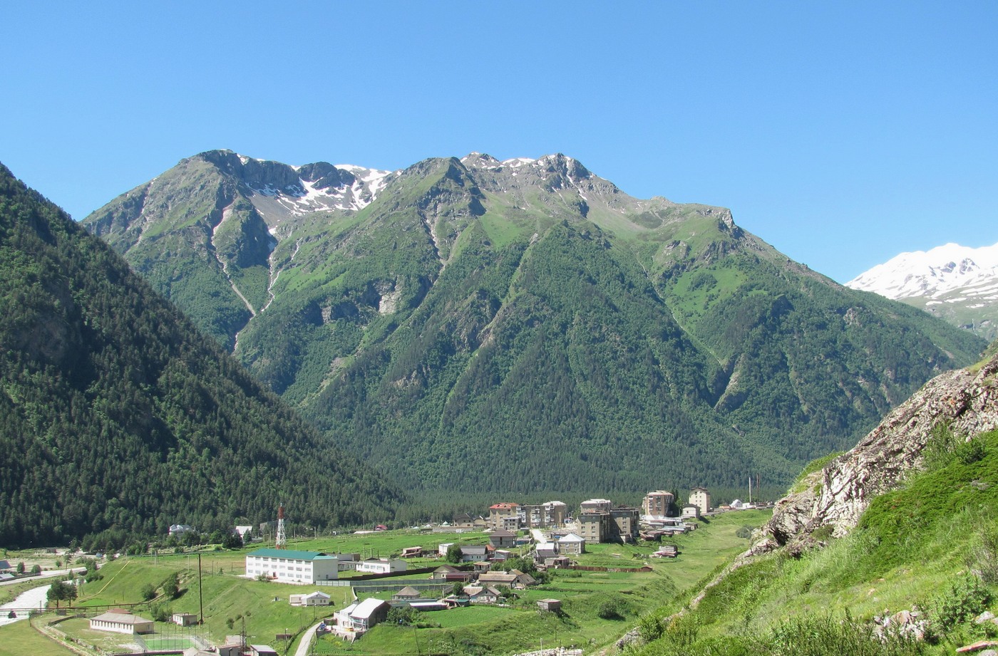 Окр. посёлка Эльбрус, image of landscape/habitat.