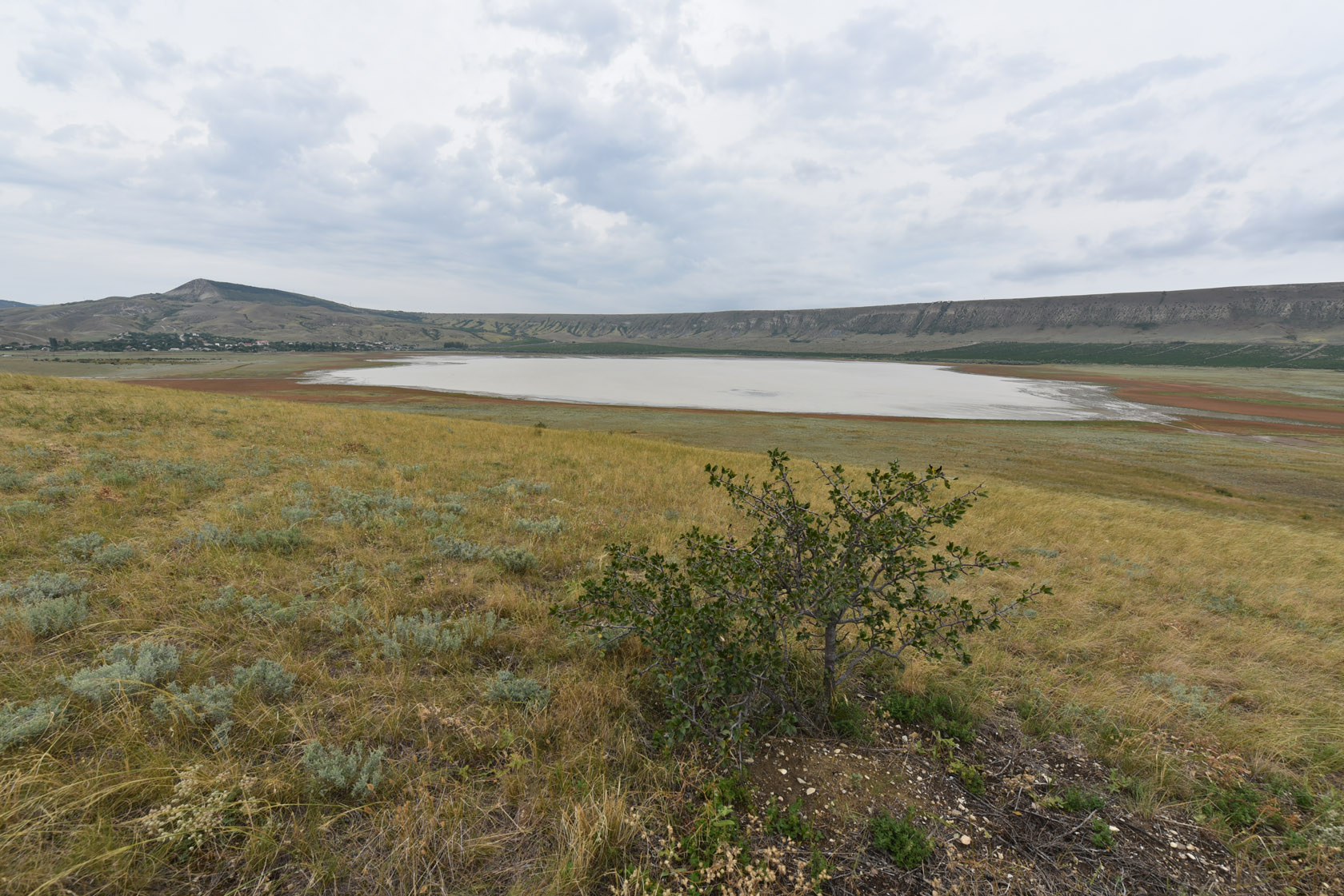 Озеро Бараколь, image of landscape/habitat.