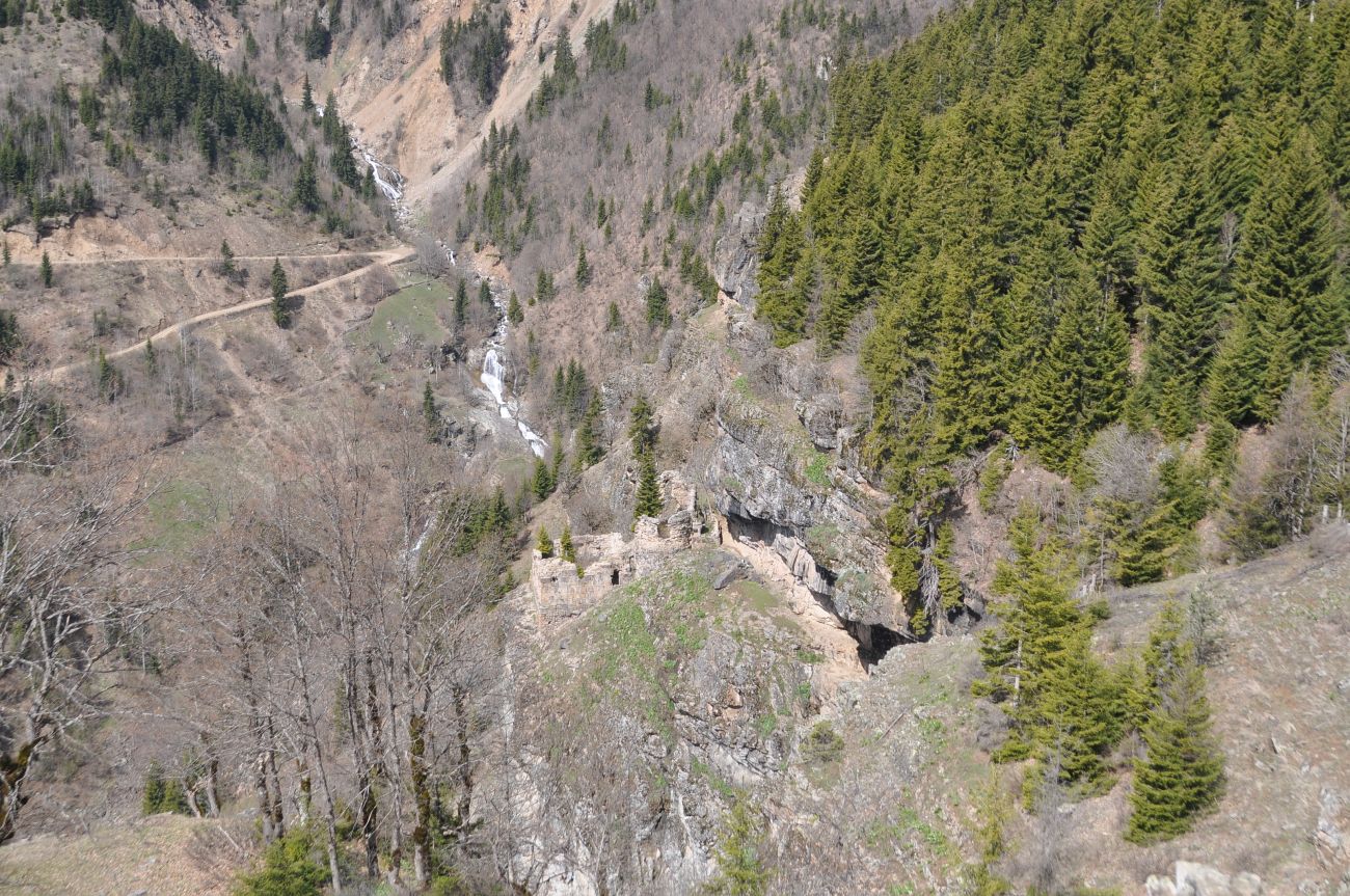 Окрестности монастыря Парехи, изображение ландшафта.